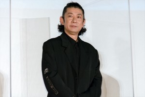 映画『空に住む』完成披露舞台あいさつに出席した永瀬正敏