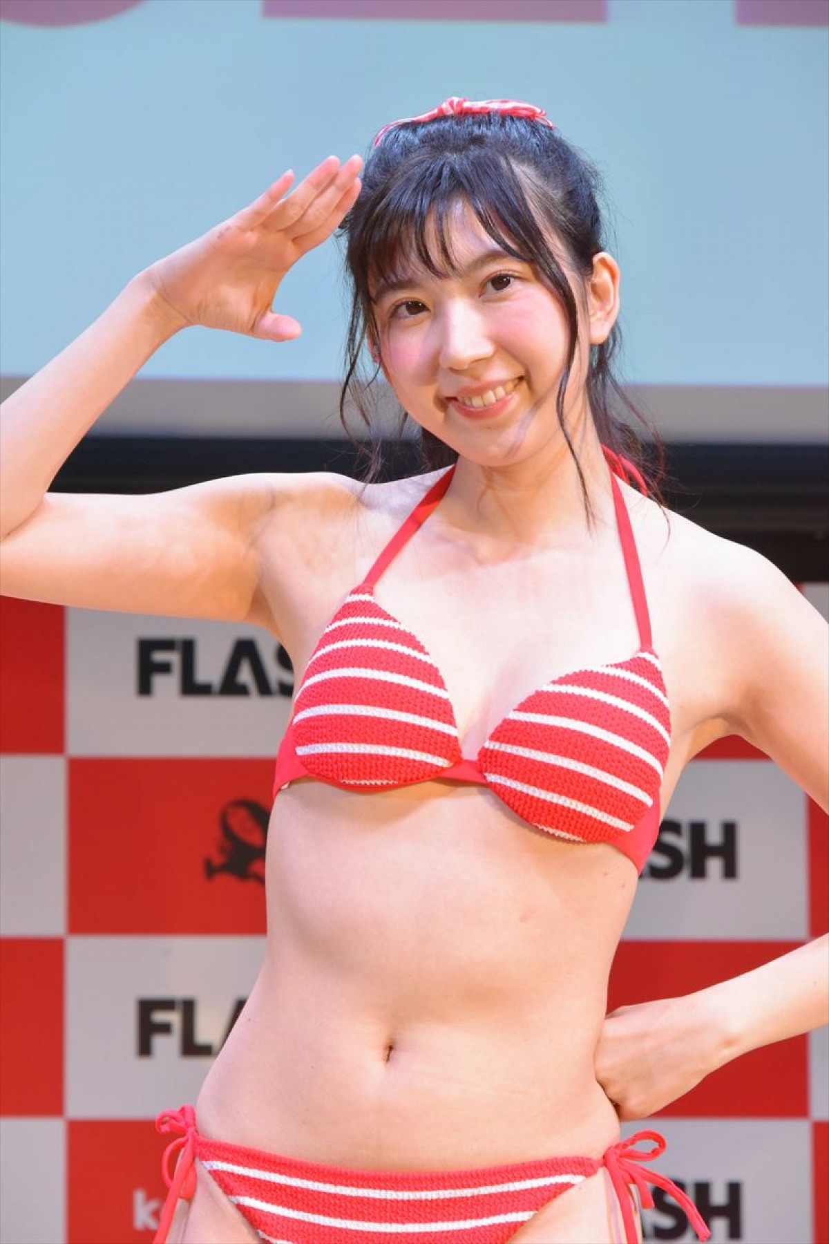 「ミスFLASH2021」ファイナリスト15名が集結！ ビキニ姿で猛烈アピール