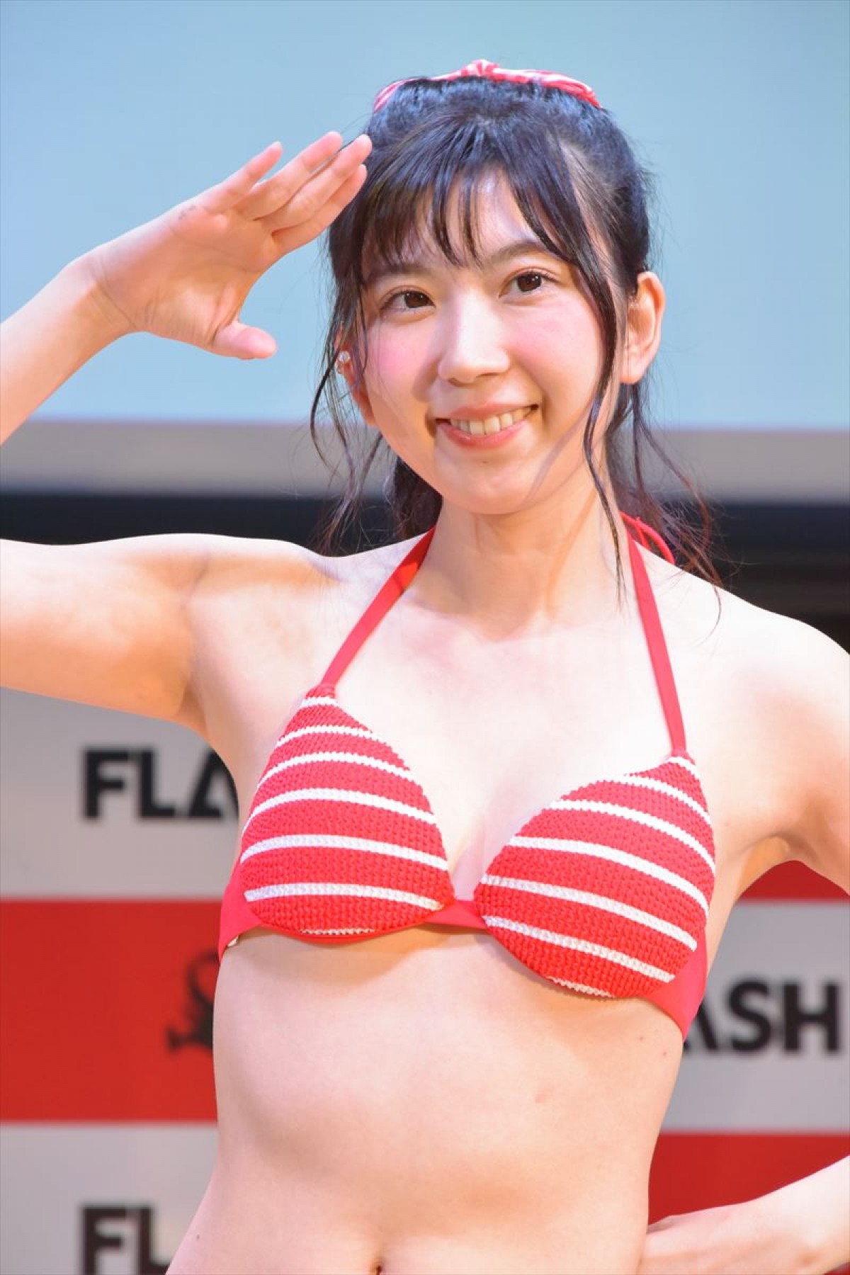「ミスFLASH2021」ファイナリスト15名が集結！ ビキニ姿で猛烈アピール