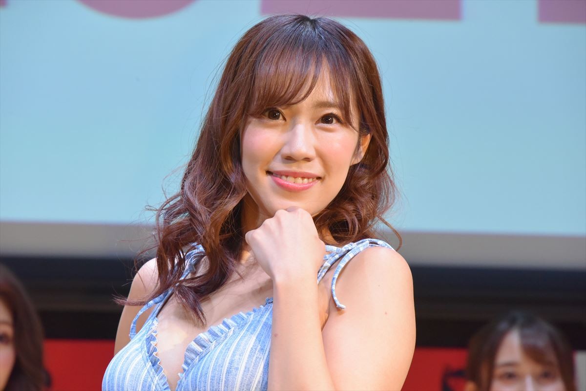 「ミスFLASH2021」ファイナリスト15名が集結！ ビキニ姿で猛烈アピール