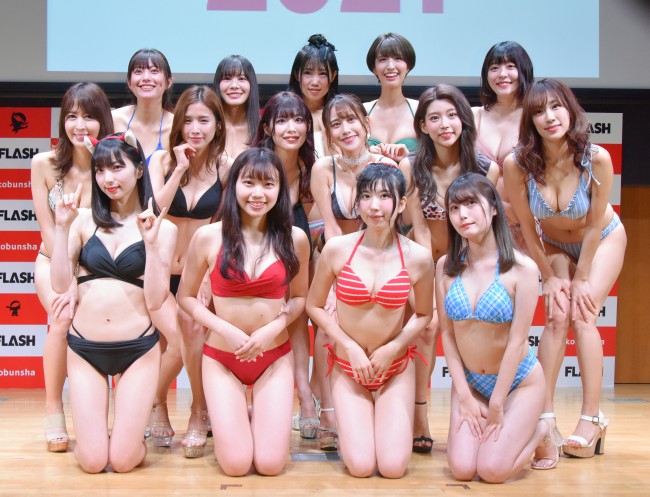 「ミスFLASH2021選考オーディション ファイナリストお披露目」発表会見にて ファイナリスト15名の集合写真!