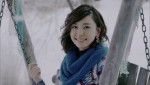 明治「メルティーキッス」2013年版TVCM「雪原とブランコ」篇での新垣結衣