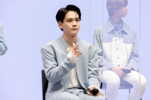 JO1 1stアルバム発売＆初のオンライン単独ライブ開催決定 概要発表＆取材会に登場した豆原一成