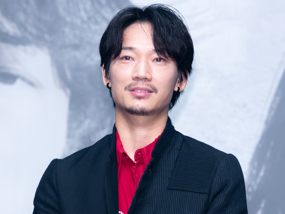 映画『ドクター・デスの遺産-BLACK FILE-』プレミアイベントに登場した綾野剛