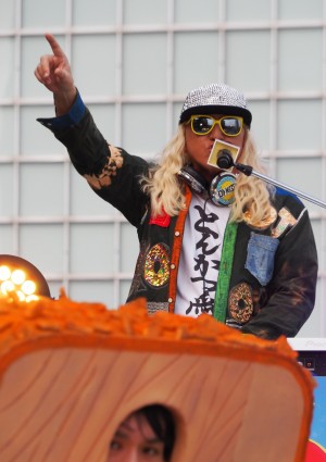 渋谷の中心でとんかつ愛を叫ぶ presented by『とんかつDJアゲ太郎』に登場したDJ KOO