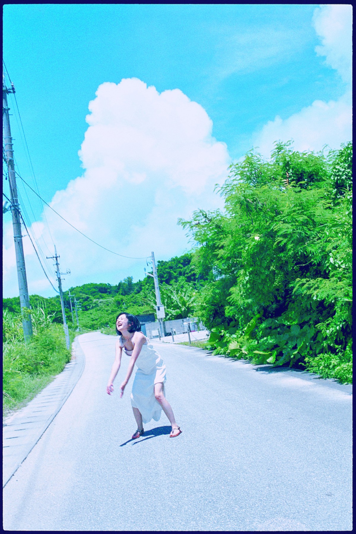 安達祐実を夫・桑島智輝が撮る “夫婦の時間”を楽しむ表情も　新作写真集