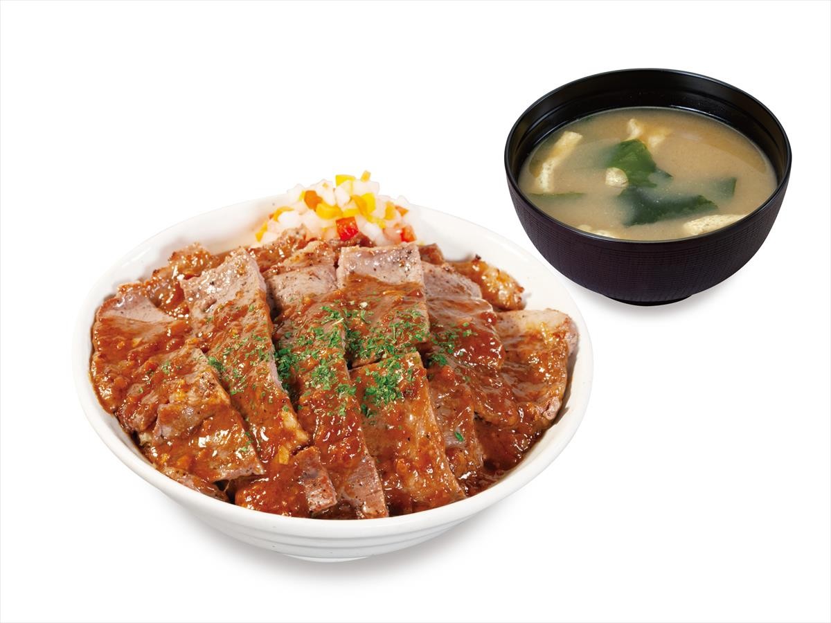 松屋「牛ステーキ丼」10．6から発売！　はみ出るボリューム肉＆極旨ソース