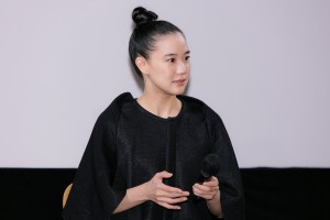 『スパイの妻＜劇場版＞』蒼井優、高橋一生、黒沢清監督Q＆A生配信イベントに登場した蒼井優