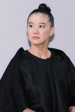 『スパイの妻＜劇場版＞』蒼井優、高橋一生、黒沢清監督Q＆A生配信イベントに登場した蒼井優