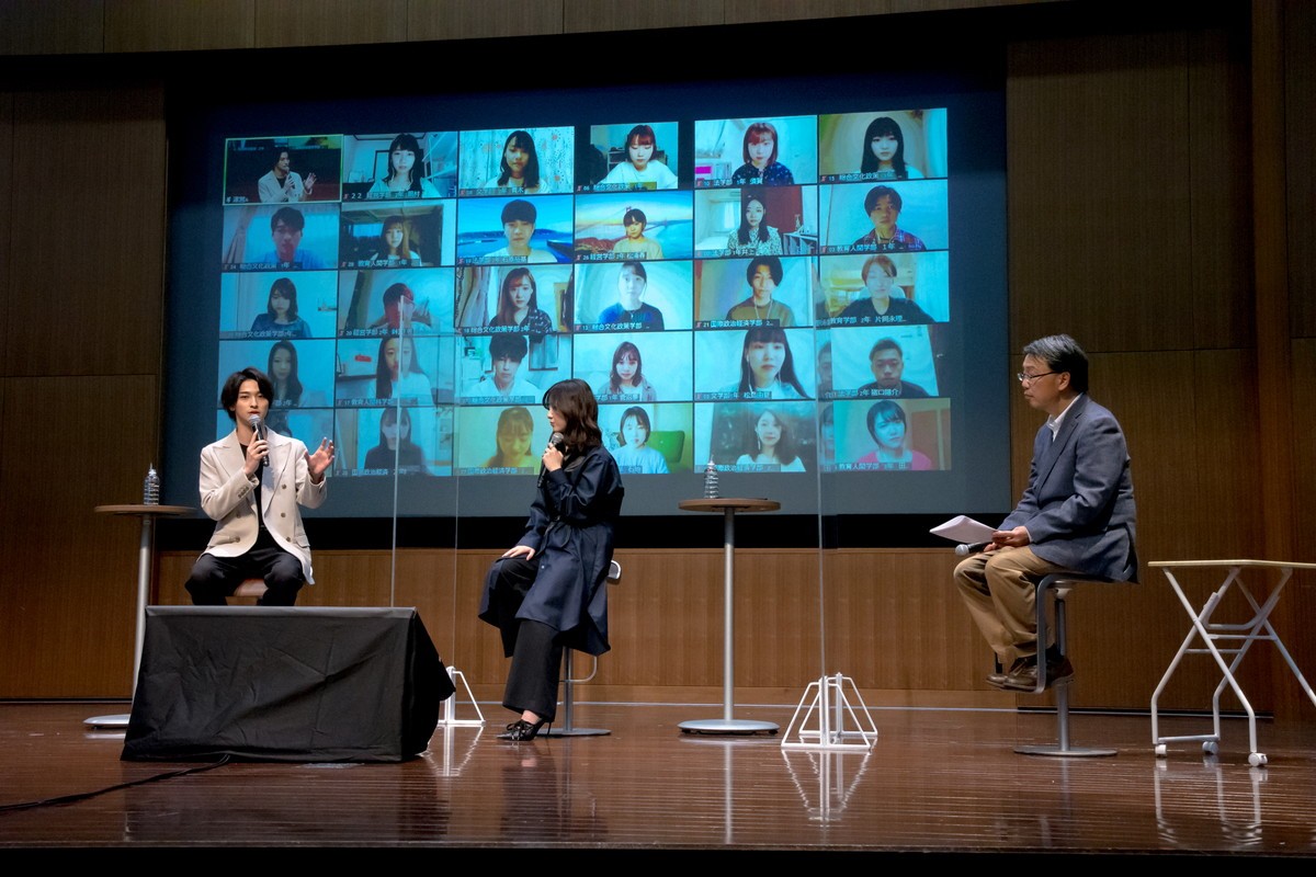 吉高由里子＆横浜流星、“特別講師”として学生たちにアドバイス