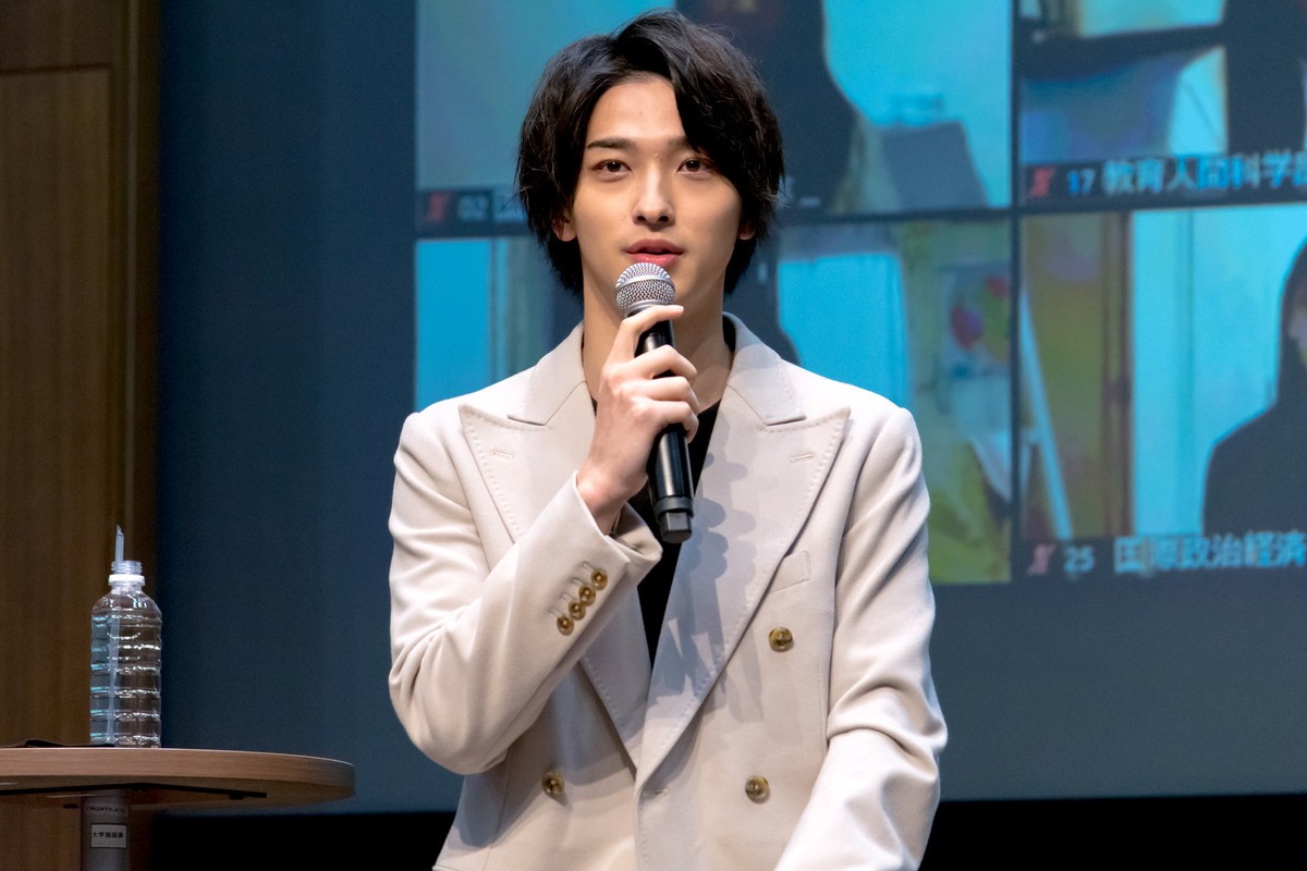 吉高由里子＆横浜流星、“特別講師”として学生たちにアドバイス