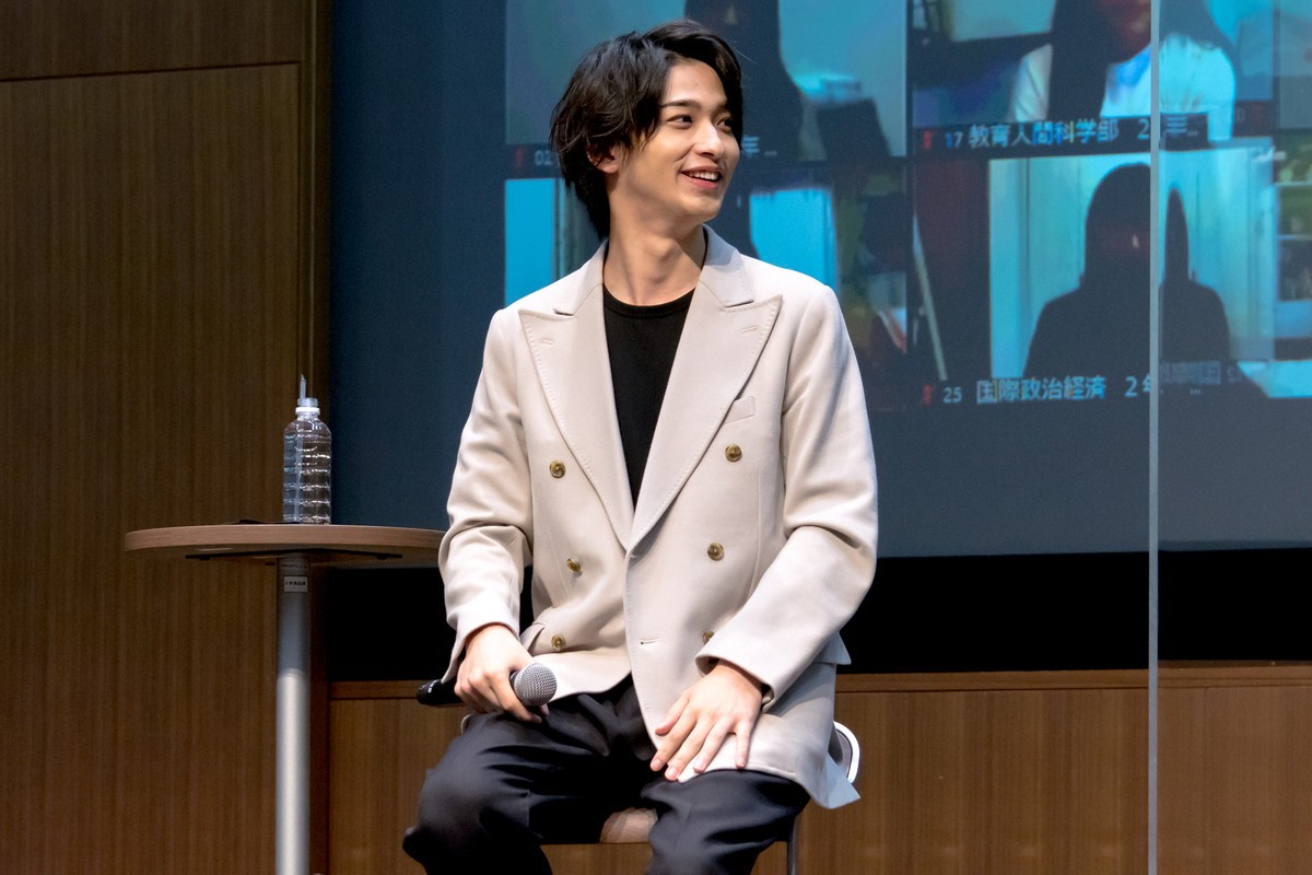 吉高由里子＆横浜流星、“特別講師”として学生たちにアドバイス