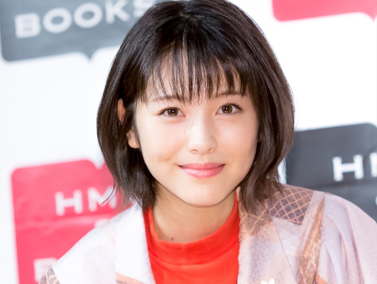 浜辺美波「三半規管が強いです」 無邪気にブランコ楽しむ姿にネット「隣いいですか？」