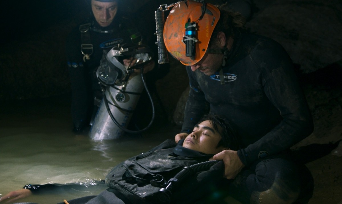精鋭ダイバーとレスキュー隊による奇跡の救出劇 『THE CAVE』“緊迫”の場面カット公開