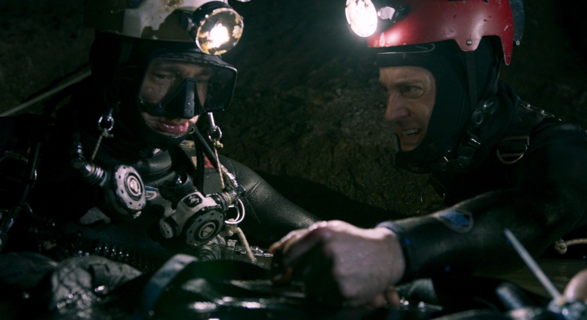 精鋭ダイバーとレスキュー隊による奇跡の救出劇 『THE CAVE』“緊迫”の場面カット公開