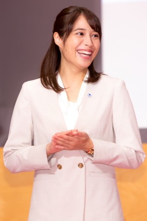 ドラマ『七人の秘書』制作発表記者会見に登場した広瀬アリス