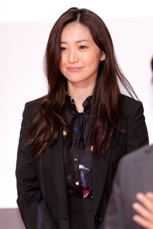 ドラマ『七人の秘書』制作発表記者会見に登場した大島優子