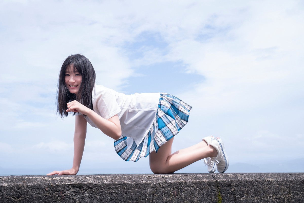 NMB48・上西怜、1st写真集で美しいボディラインを大胆に披露