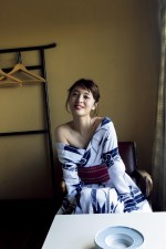 【写真】『馬好王国』MC神部美咲、26歳初グラビア “浴衣セクシー”に挑戦！