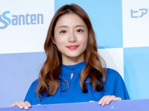 Santen「ヒアレイン（R）S」新CM発表会に登場した石原さとみ