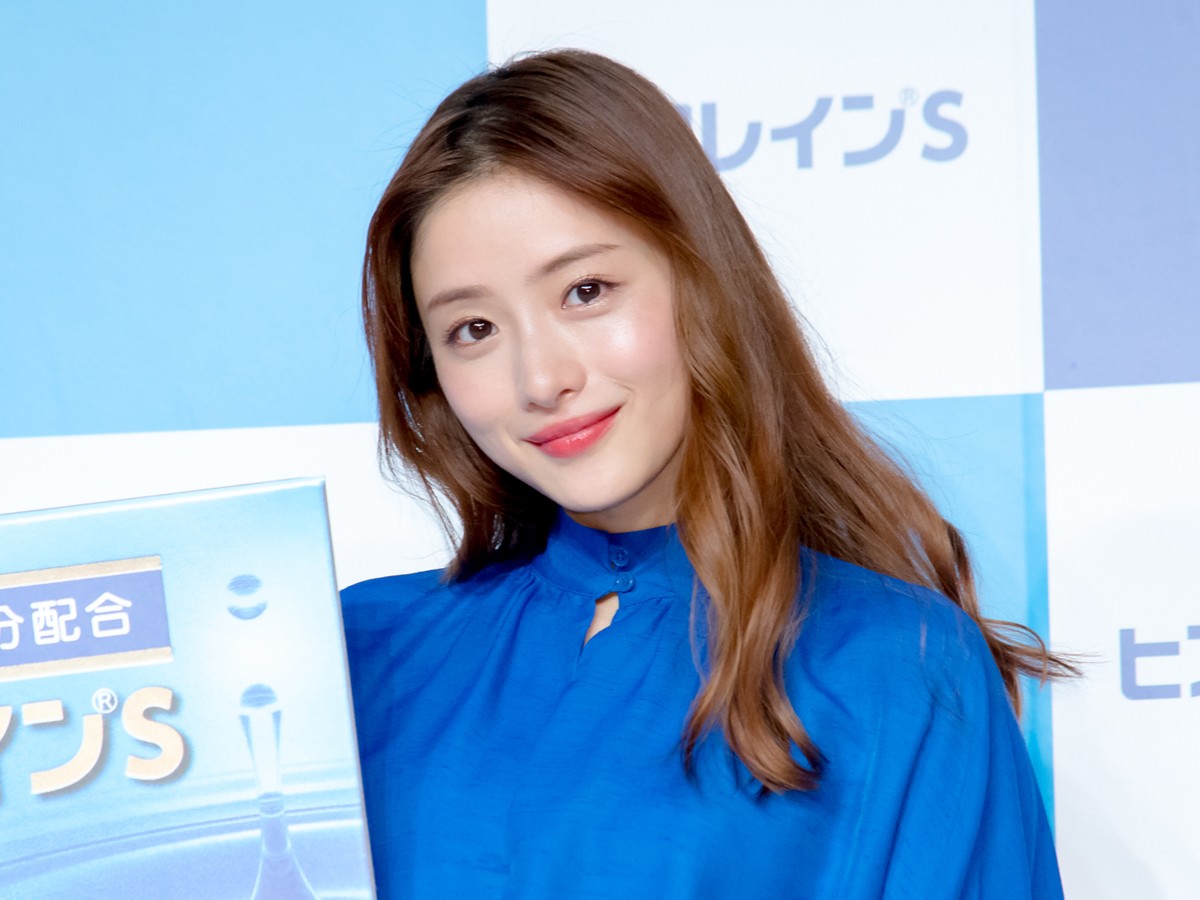 石原さとみ、結婚発表後初の公の場　祝福に笑顔「ありがとうございます」