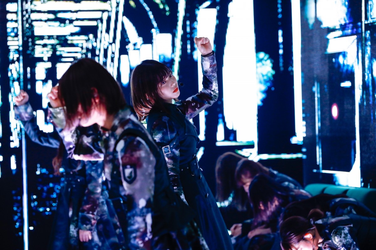 ＜欅坂46 THE LAST LIVE 1日目＞「不協和音」「黒い羊」全17曲をノンストップ “欅の世界観”で見せる