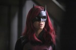 ドラマ『BATWOMAN／バットウーマン』シーズン1より、バットウーマンを演じたルビー・ローズ