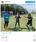 中村倫也、元サッカー日本代表の中澤佑二、本並健治と3ショット　※「本並健治」インスタグラム