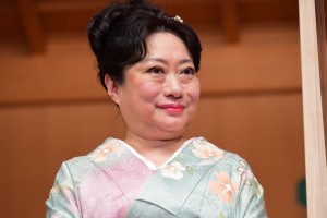 映画『十二単衣を着た悪魔』完成披露報告会に登場した山村紅葉