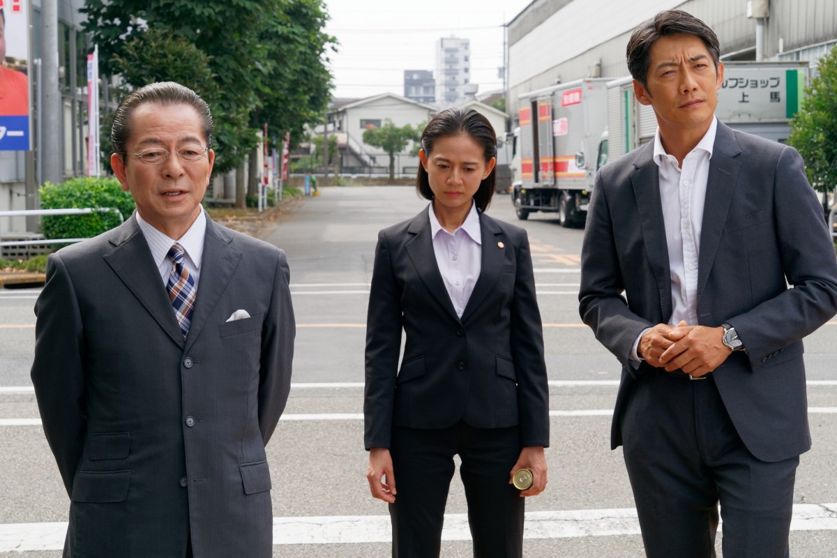 篠原ゆき子演じる出雲麗音(中央)が『相棒』新レギュラーに(第1話場面写真)