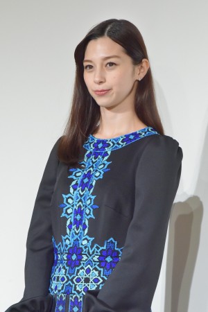 映画『水上のフライト』完成報告イベントに登場した中条あやみ