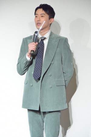 映画『水上のフライト』完成報告イベントに登場した杉野遥亮