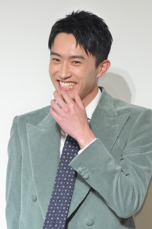 映画『水上のフライト』完成報告イベントに登場した杉野遥亮