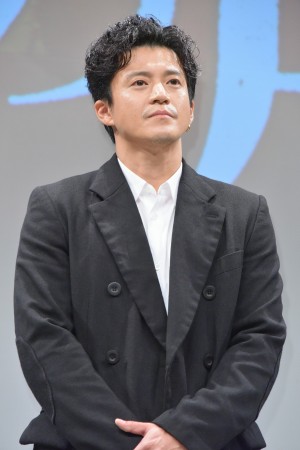 映画『罪の声』公開直前イベントに登場した小栗旬