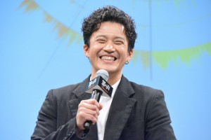 映画『罪の声』公開直前イベントに登場した小栗旬