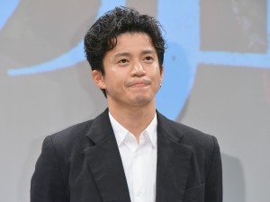 映画『罪の声』公開直前イベントに登場した小栗旬