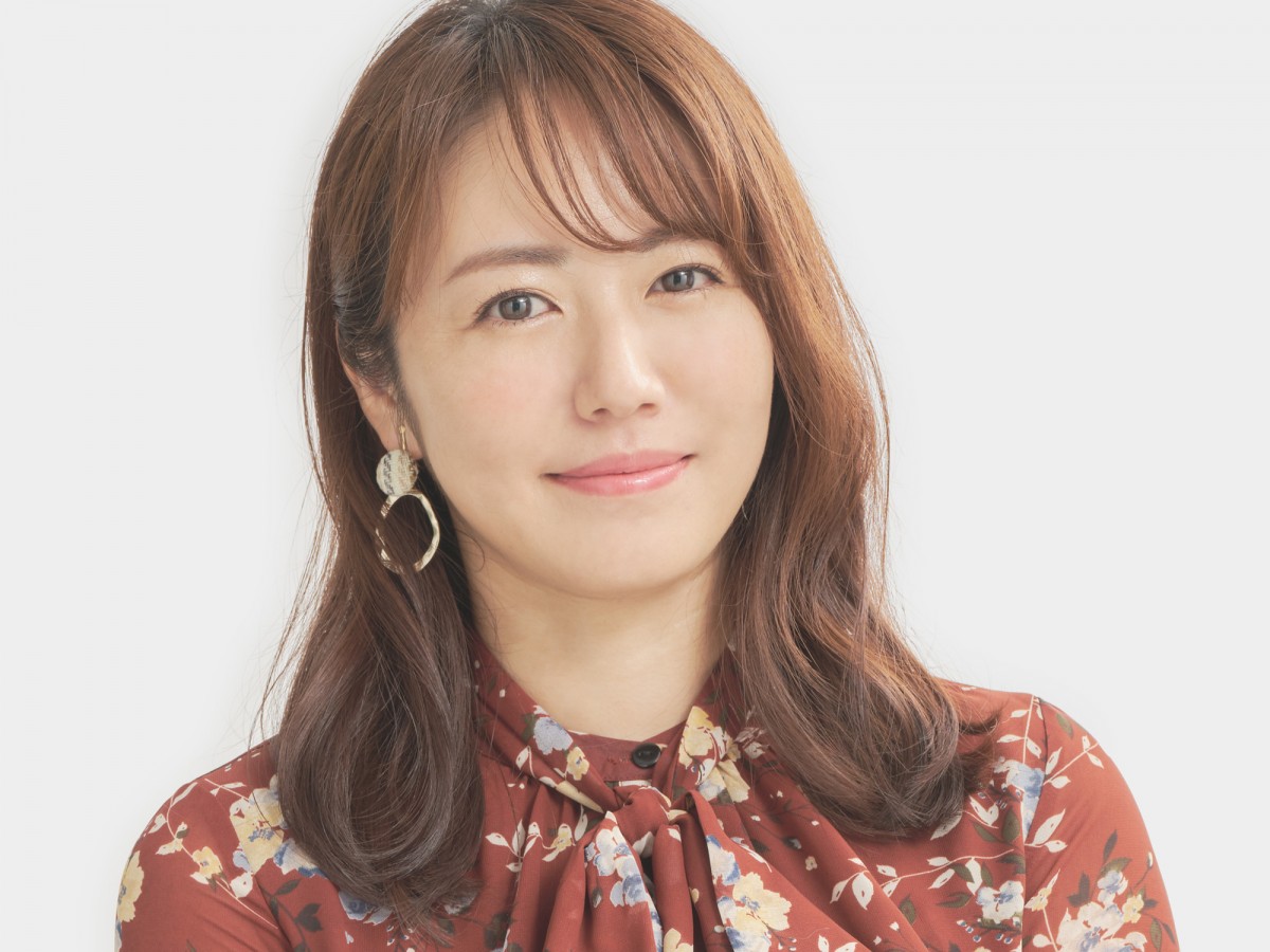 磯山さやか、透け感ある白シャツ姿をネット絶賛「透き通るような可愛さ」