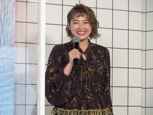 映画『リトル・サブカル・ウォーズ ～ヴィレヴァン！の逆襲～』初日舞台あいさつに登場した柏木ひなた（私立恵比寿中学）