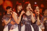 乃木坂46・白石麻衣が愛された証　メンバーの涙に包まれた卒業コンサート