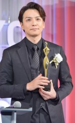 「東京ドラマアウォード 2020」主演男優賞を受賞した生田斗真