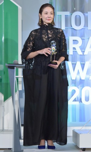 「東京ドラマアウォード 2020」授賞式に登場した吉田羊