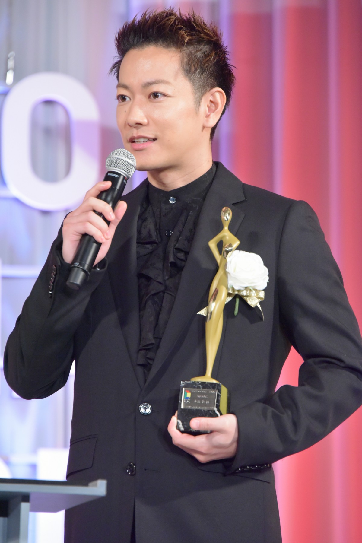 ＜ドラマアウォード2020＞佐藤健『恋つづ』胸キュン演技で助演男優賞受賞！