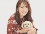 【写真】磯山さやか、誕生日の“謎”表情にファンからツッコミ続出　見つめる愛犬にも反響