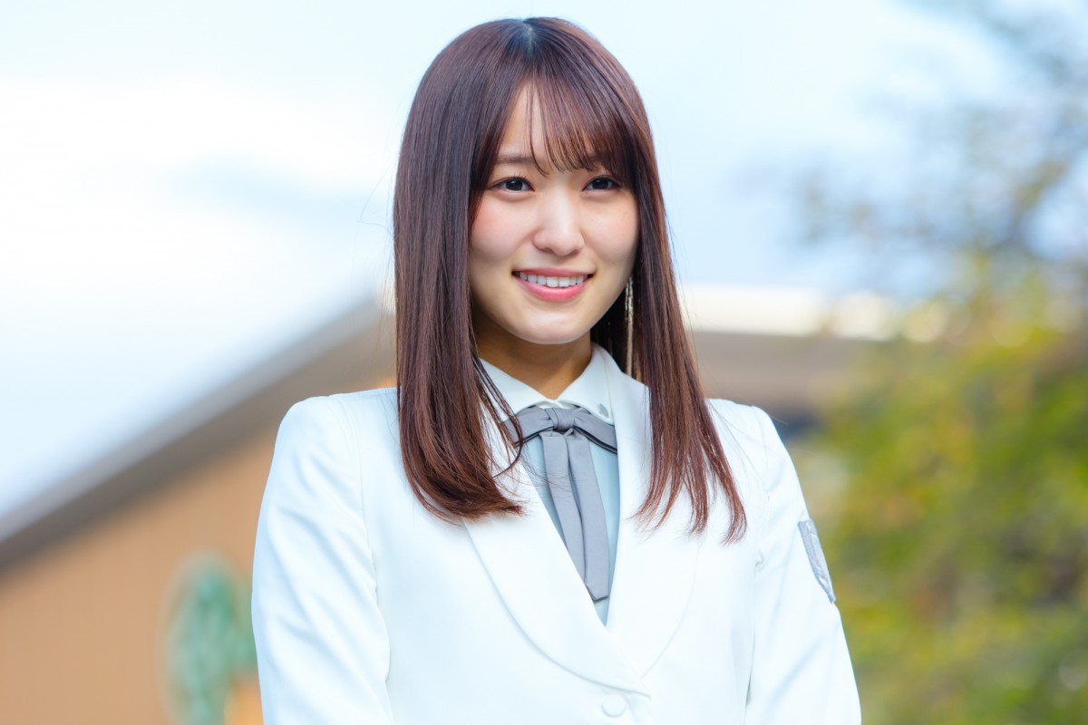 “馬を愛するアイドル”櫻坂46・菅井友香、乗馬で笑顔振りまく