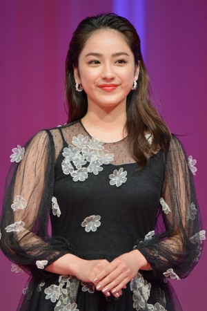 「第33回東京国際映画祭」オープニングセレモニーに出席した平祐奈