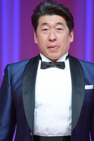 「第33回東京国際映画祭」オープニングセレモニーに出席した寺門ジモン