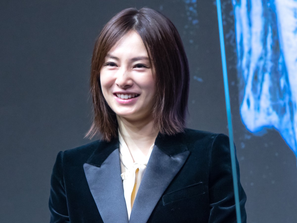 北川景子、出産後初の公の場　祝福に笑顔「ありがとうございます」