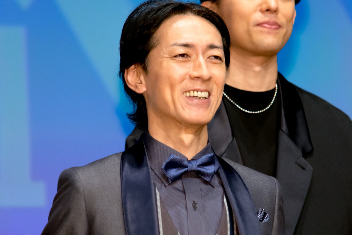 岡村隆史、結婚発表後初の公の場　祝福にはにかみ「幸せです」