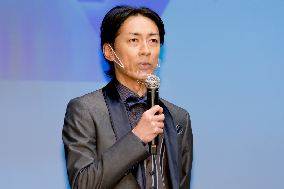 岡村隆史、結婚発表後初の公の場　祝福にはにかみ「幸せです」