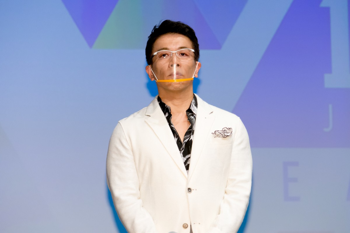 岡村隆史、結婚発表後初の公の場　祝福にはにかみ「幸せです」